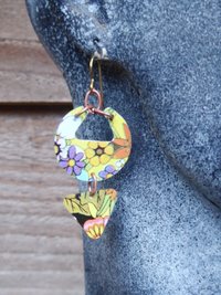 Trashy tinsel long dangle vintage floral tea tin earring