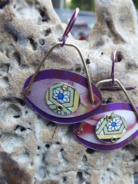 Trashy tinsel dangle eye earring from  vintage tins