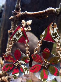 Big bold boho retro daisy recycled tin dangle earrings