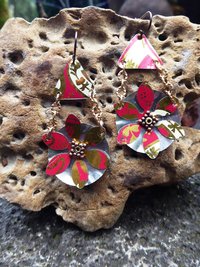 Big bold boho retro daisy recycled tin dangle earrings
