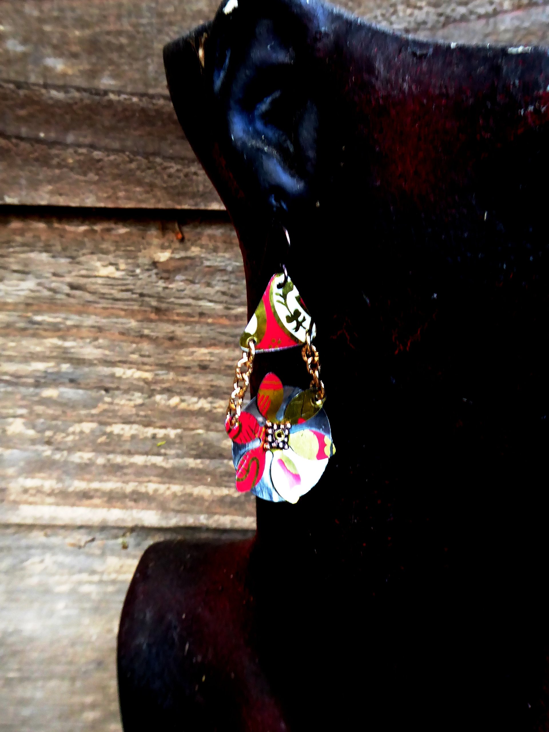 Big bold boho retro daisy recycled tin dangle earrings