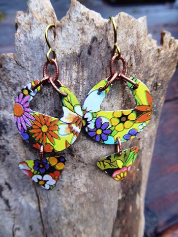 Trashy tinsel long dangle vintage floral tea tin earring