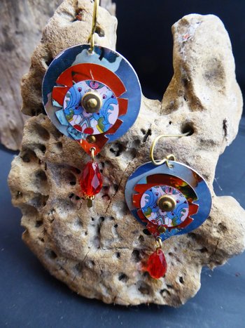 Trashy Tinsel dangle tin earrings in reds and blues
